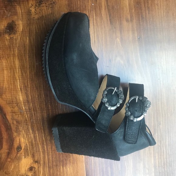 John Fluevog Shoes - John Fluevog Platform Heels, Black Leather, US/CAN Size 8.5 Women's